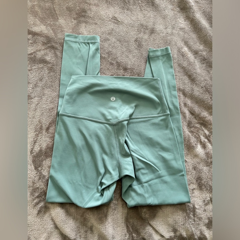 Lululemon cropped leggings size 4